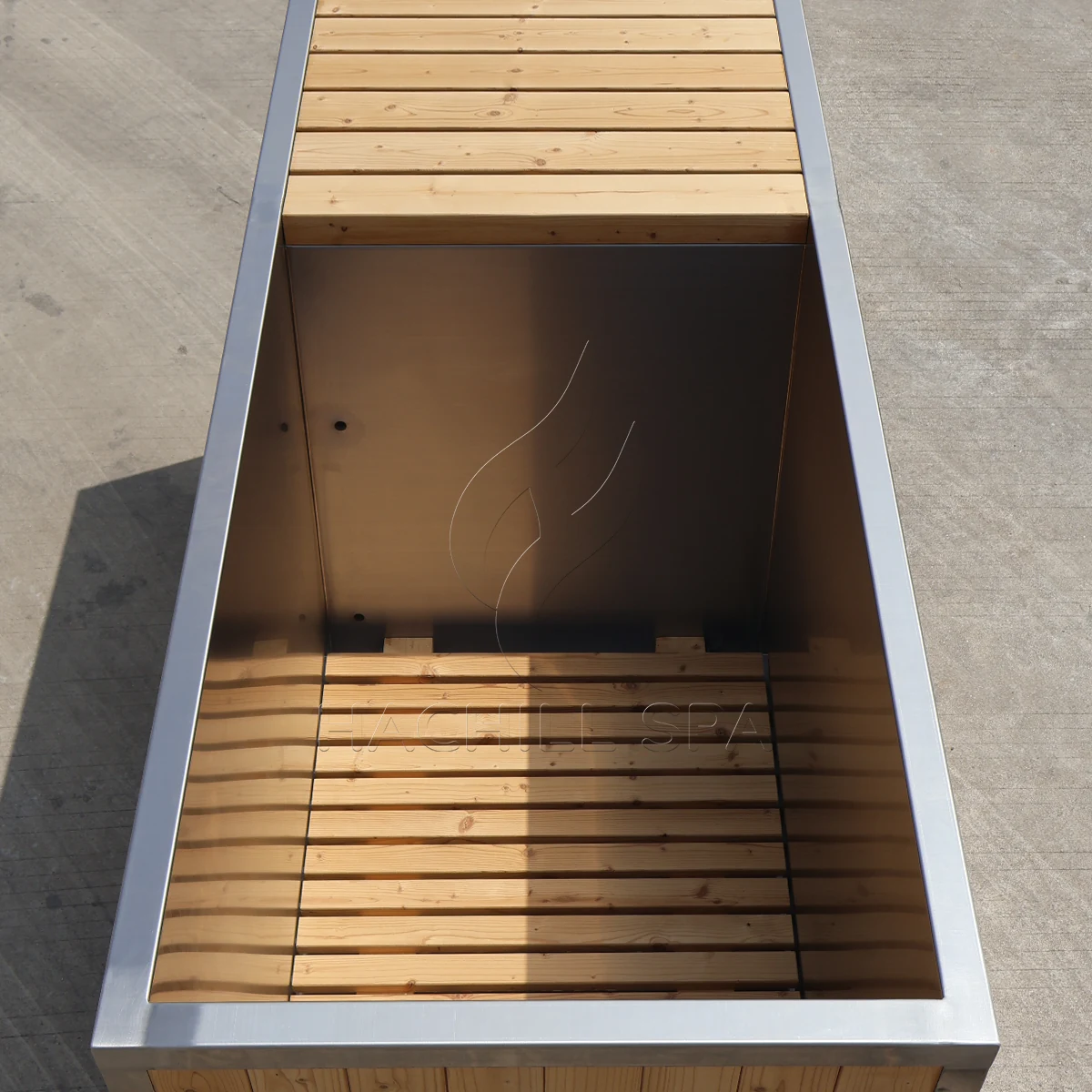 CT26 cold plunge interior and cover opening detail